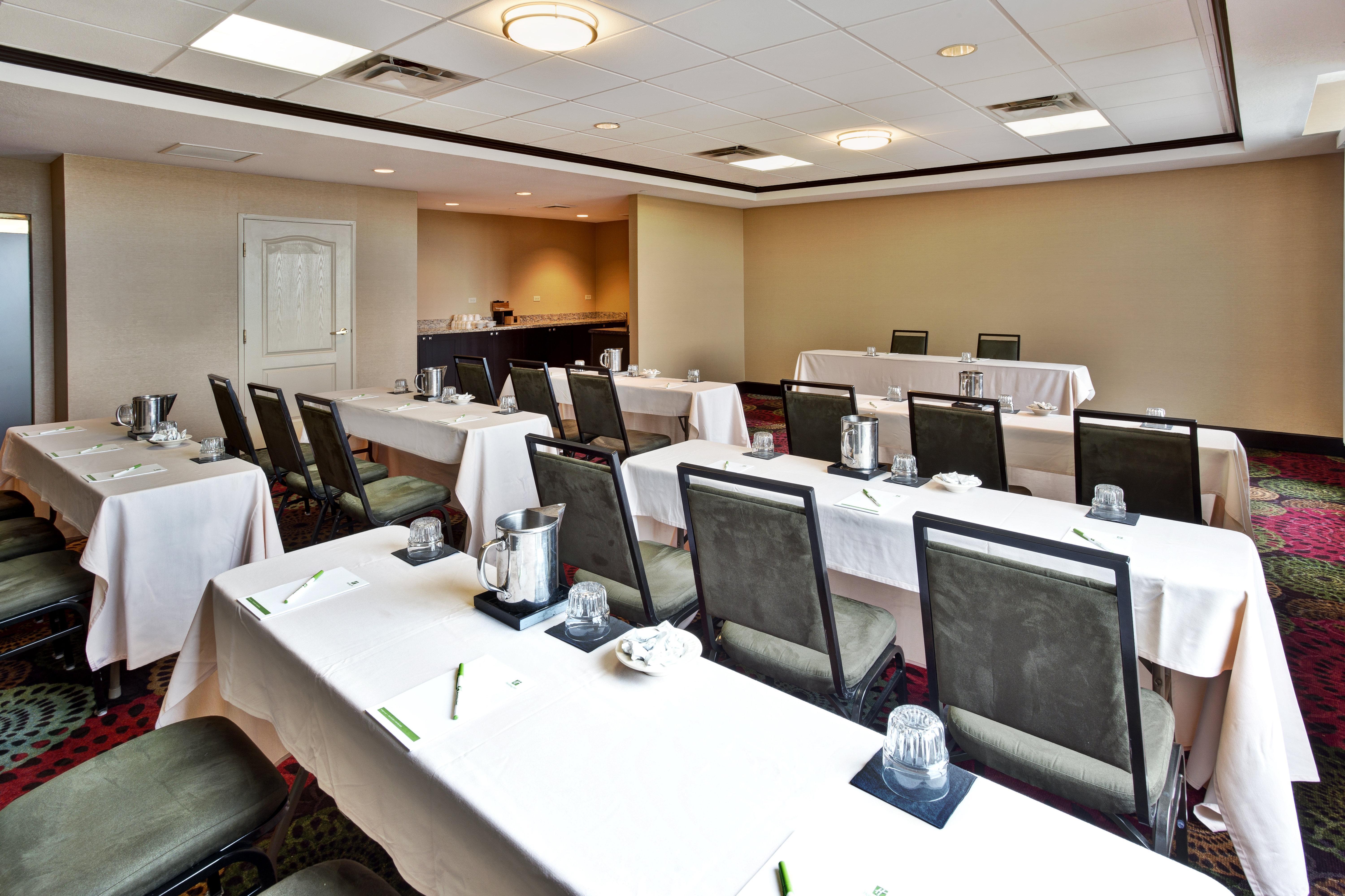 Holiday Inn Hotel & Suites Chicago Northwest - Elgin By Ihg Exterior photo