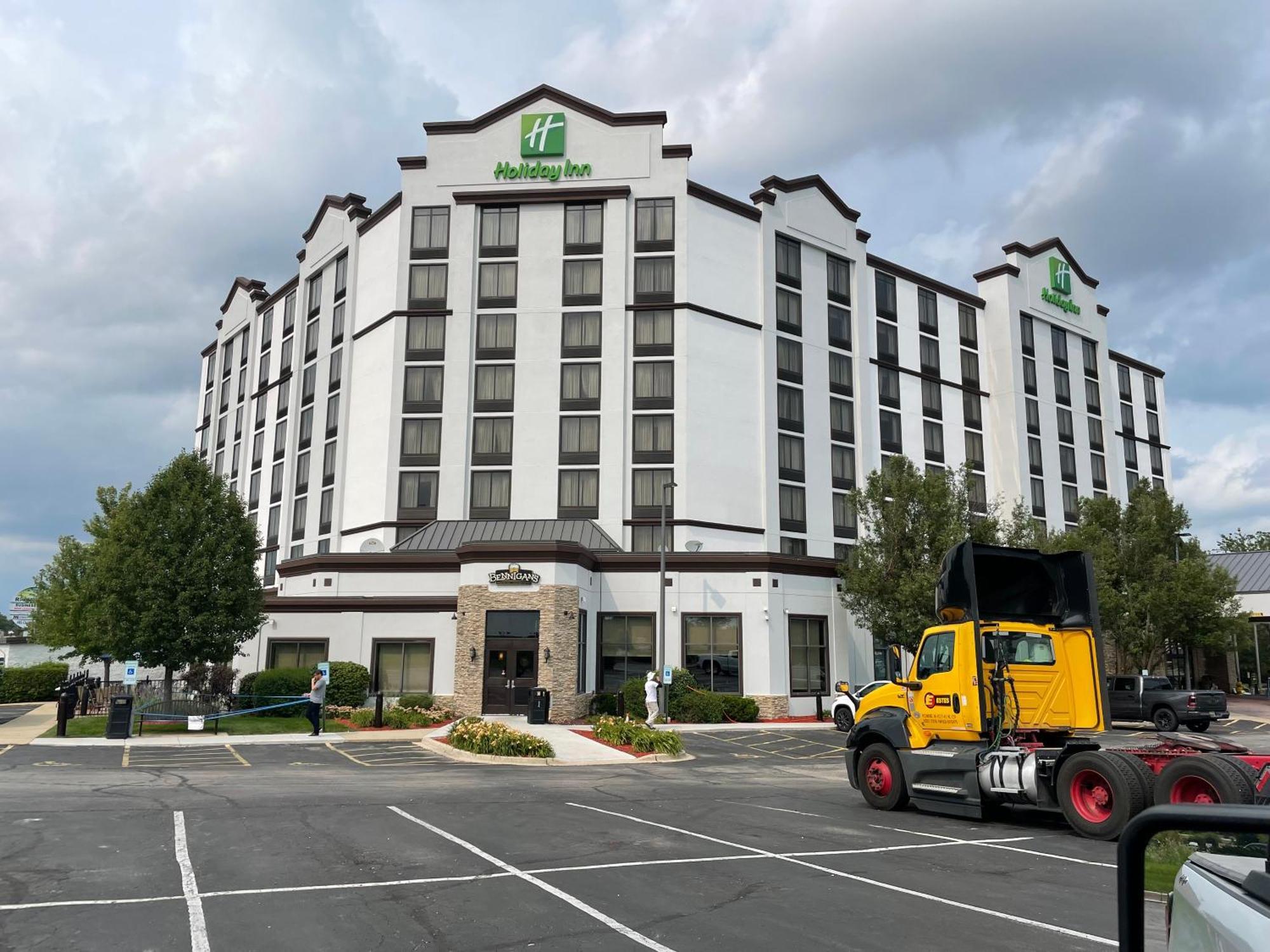 Holiday Inn Hotel & Suites Chicago Northwest - Elgin By Ihg Exterior photo