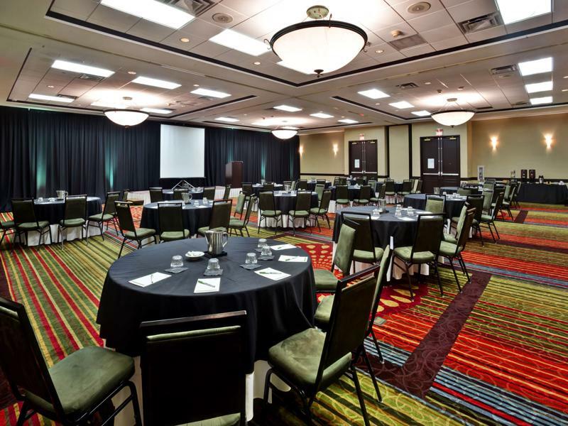 Holiday Inn Hotel & Suites Chicago Northwest - Elgin By Ihg Exterior photo